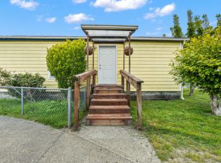 15 Church Ln, Klamath, CA 95548
