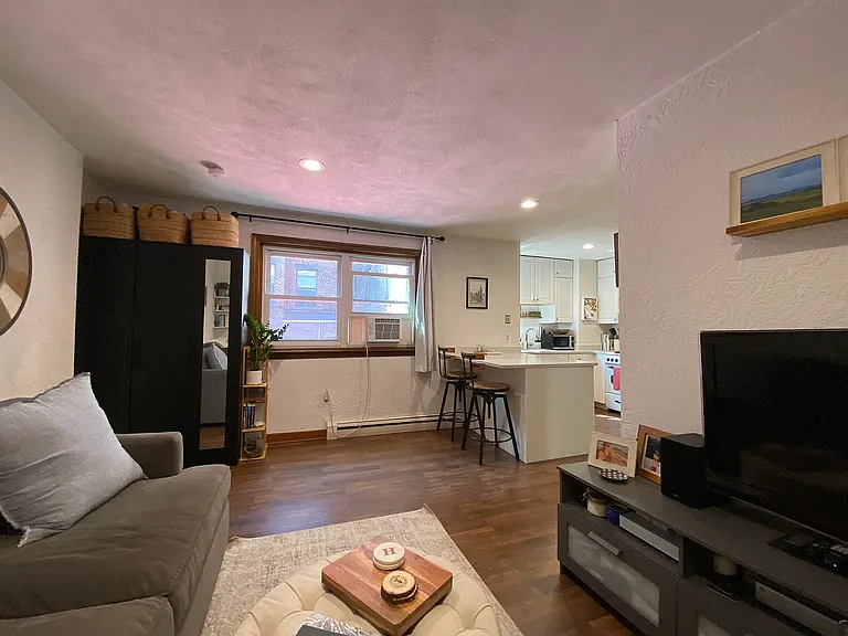 7 Lathrop Pl #1R — Photo 7