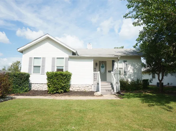 609 W 3rd St, Sandwich, IL 60548