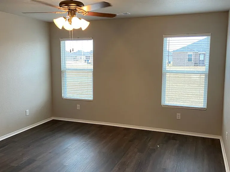 3829 Travers Ln — Photo 7