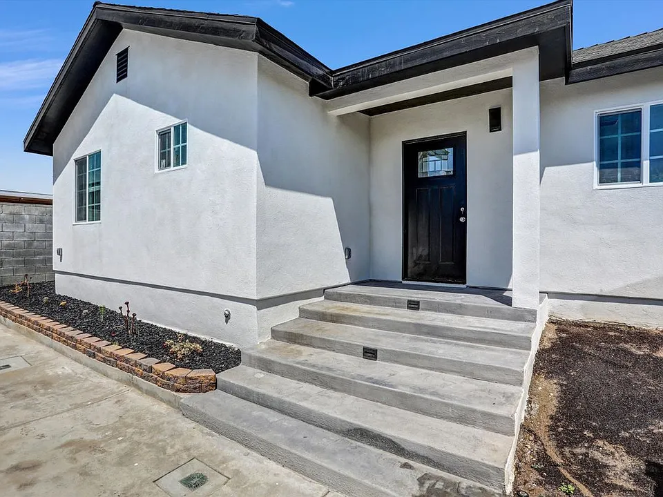 9983 Vernon Ave #B