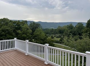 55 Padgetts Hill Rd, Natural Bridge, VA 24578