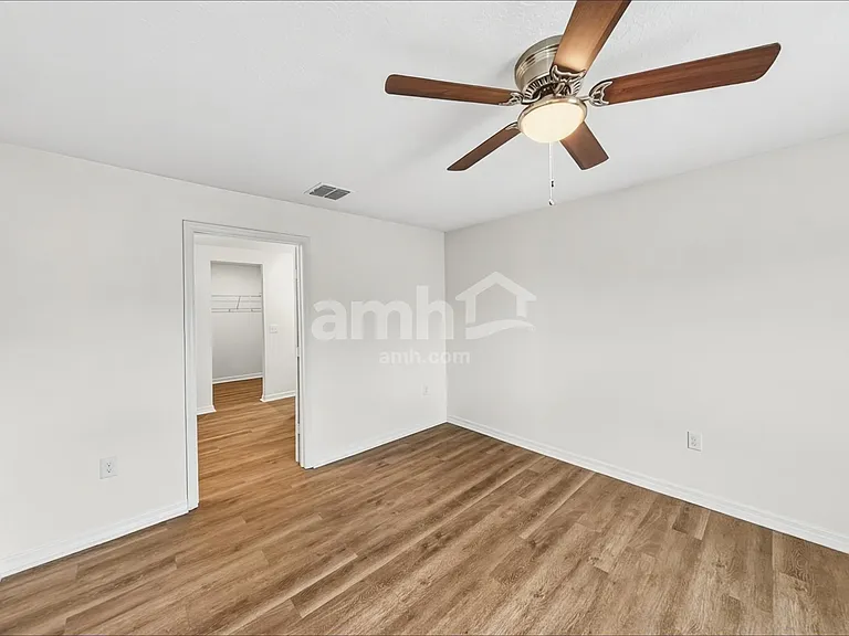 1122 Brenton Leaf Dr — Photo 9