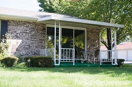 Street view
						:
						Three sides of this unit with great views