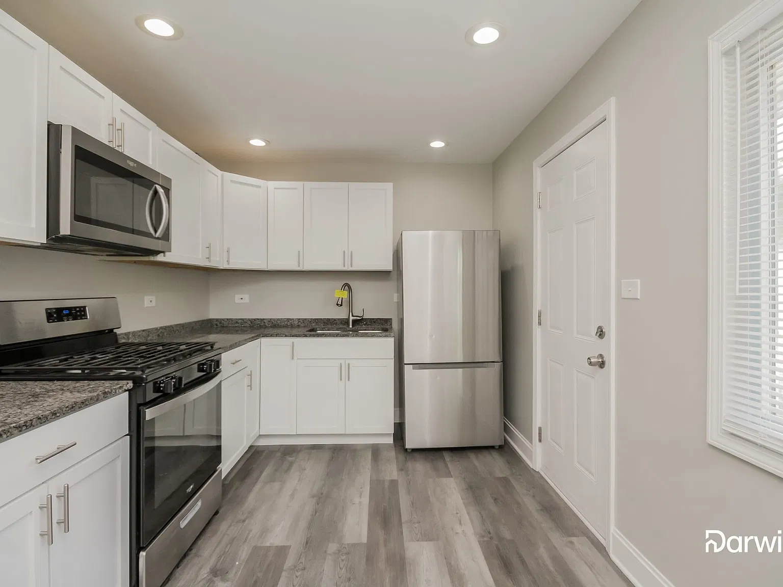 4 bed, 1.0 bath, 1550 sqft, $2,850 — Photo 4