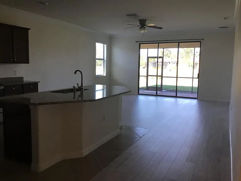 1611 Parnell Ct — Photo 12