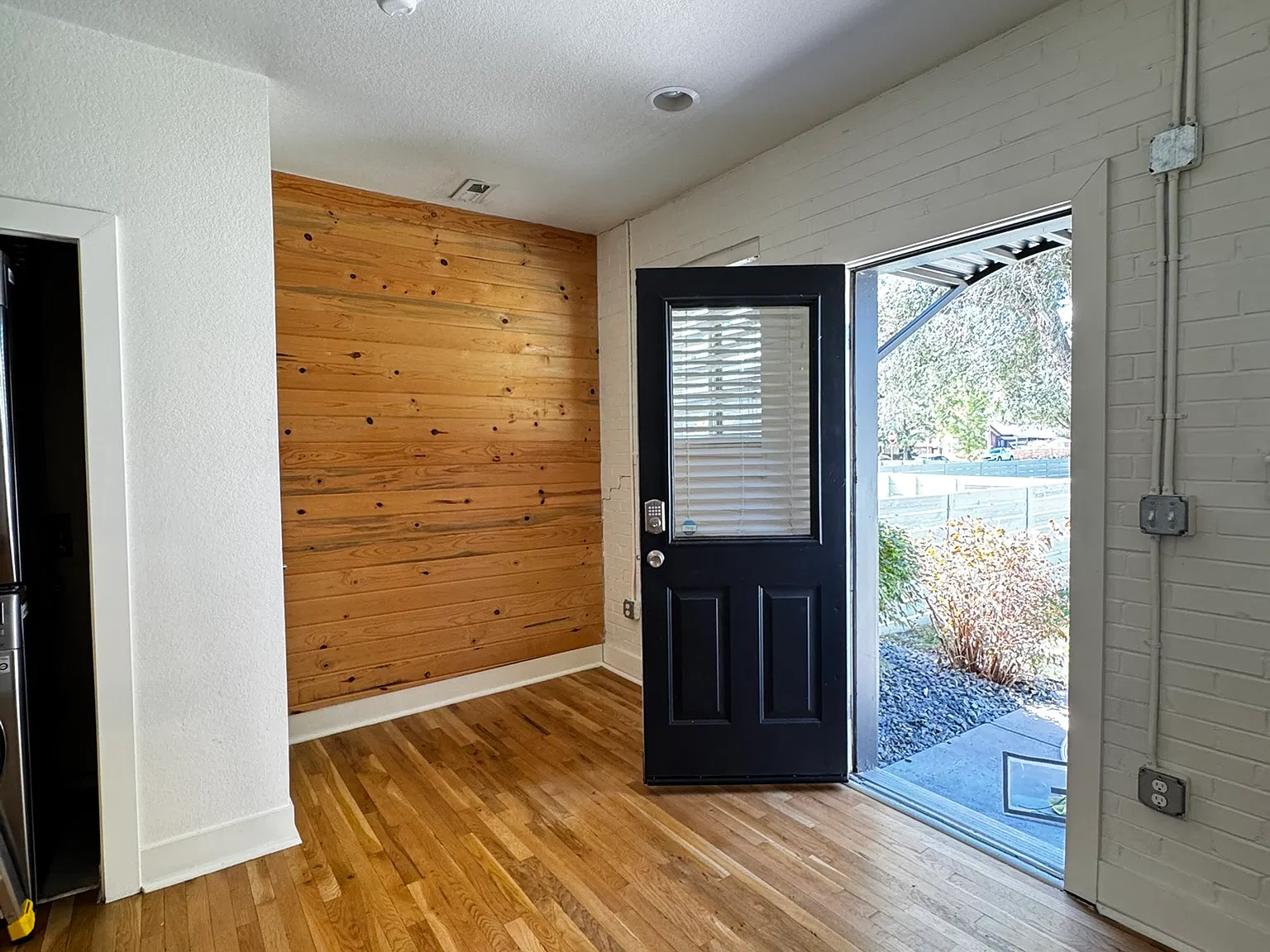 1 bed, 401 sqft, $1,550 — Photo 2