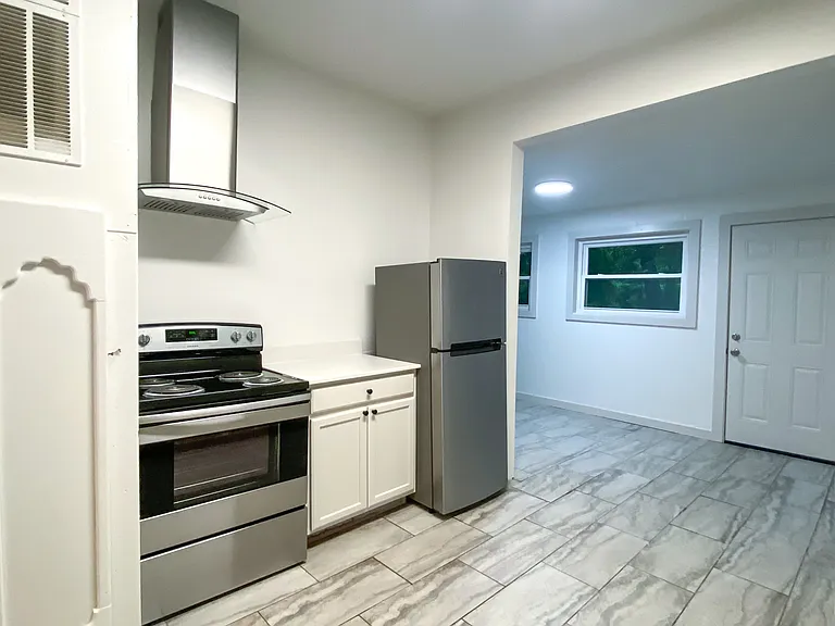 44 S Florence Ave — Photo 8
