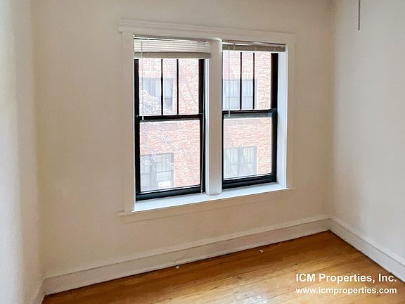 4th image of 628.5 W Arlington Pl #5