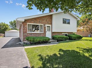 1015 S Pine Ave, Arlington Heights, IL