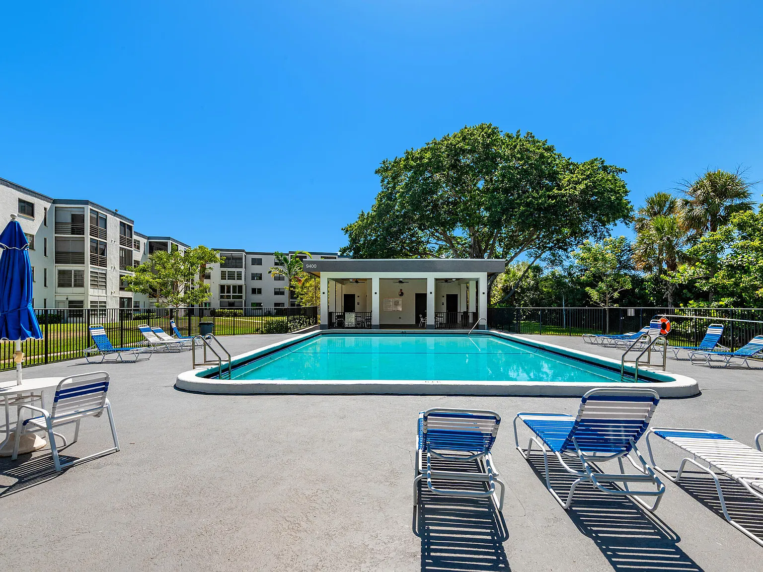 2 bed, 2.0 bath, 900 sqft, $2,300 — Photo 3
