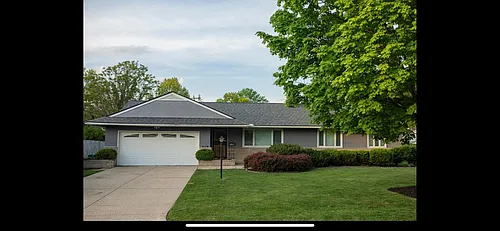 2352 Beverly Pl Photo 1