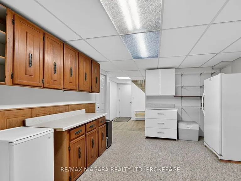 12 Sheppard Cres — Photo 18