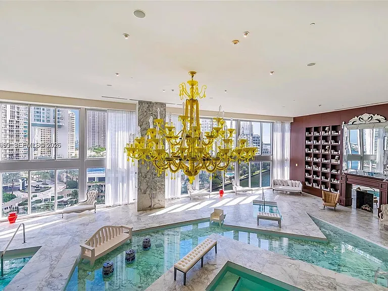 475 Brickell Ave — Photo 20