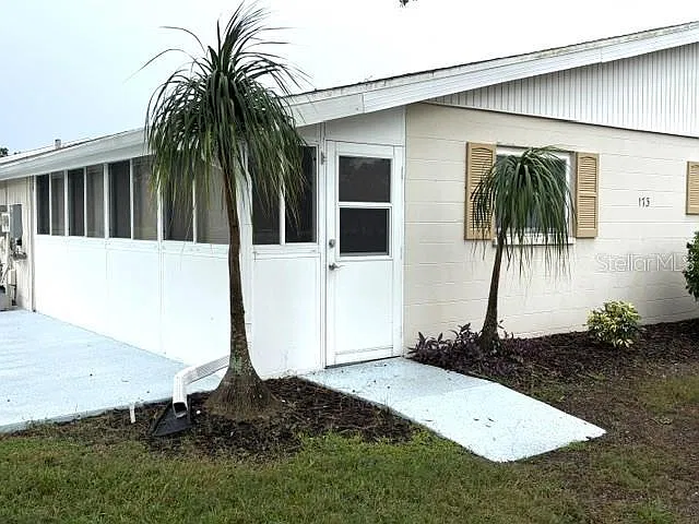 2202 Clubhouse Dr — Photo 3