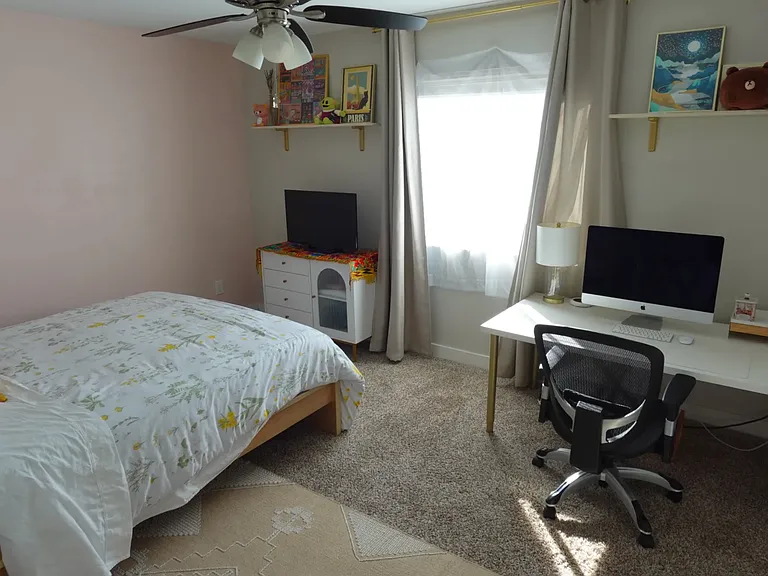 1033 E Indianola Ave — Photo 5