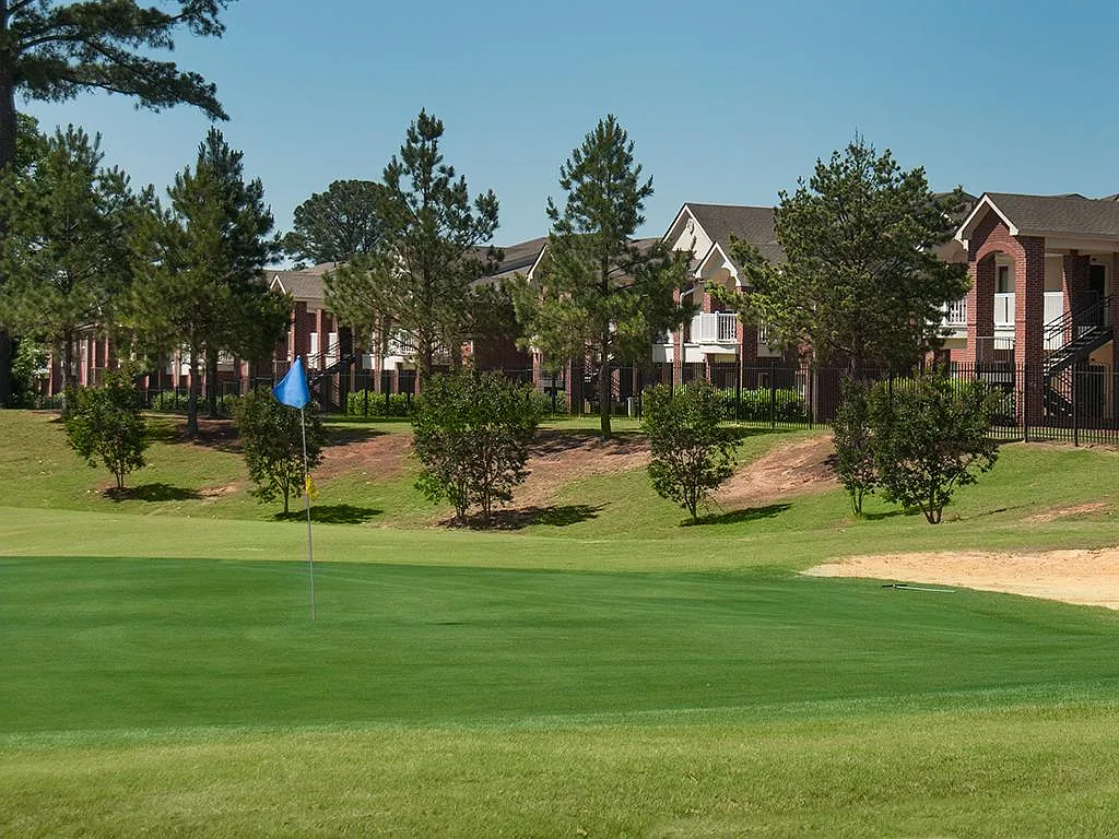 The Greens at Tuscaloosa — Photo 4