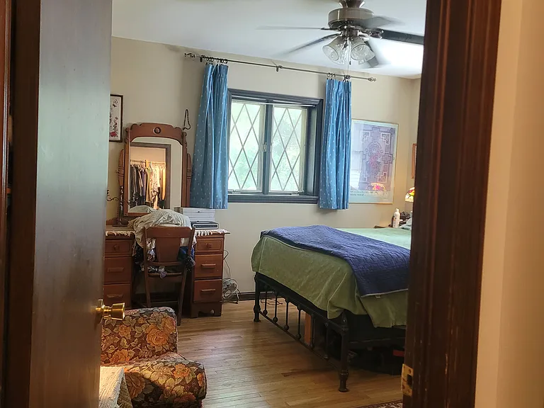 4425 E Cambridge Ct — Photo 3