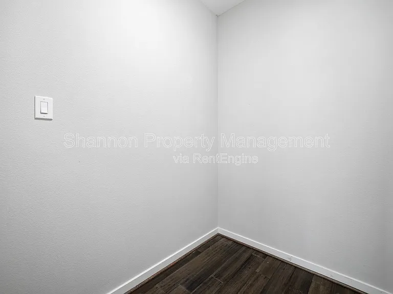 605 Dumble St — Photo 33