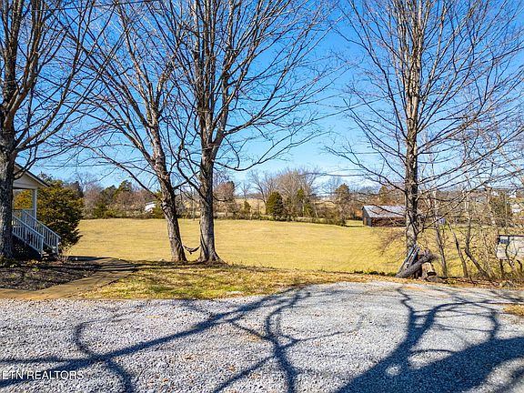 5th image of 1542 Boyds Creek Hwy