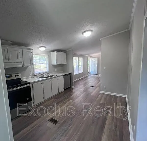 114 Kathleen Ter — Photo 14