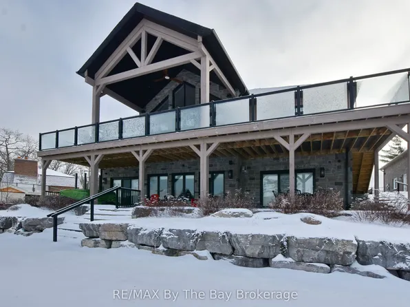 18 Edgewater Rd, Wasaga Beach, ON L9Z 2W3