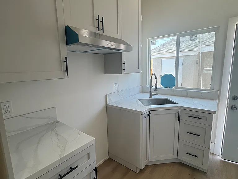 8847 Isora St — Photo 2
