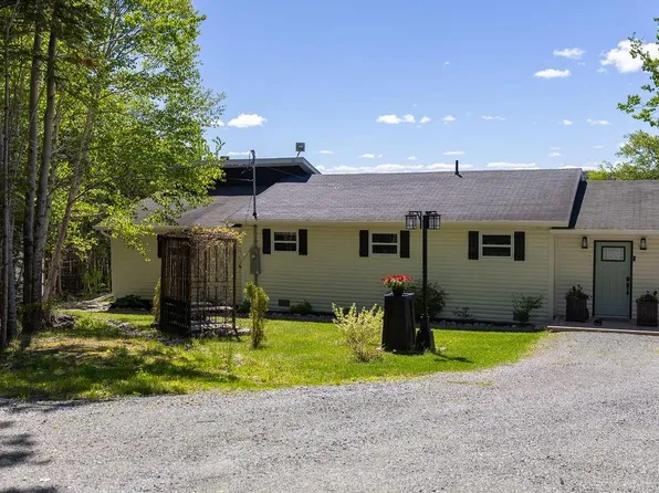 14 Tuxedo Road, Square Pond, NL A0G1C0