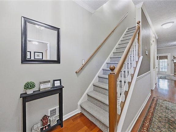 3rd image of 3997 Elm St