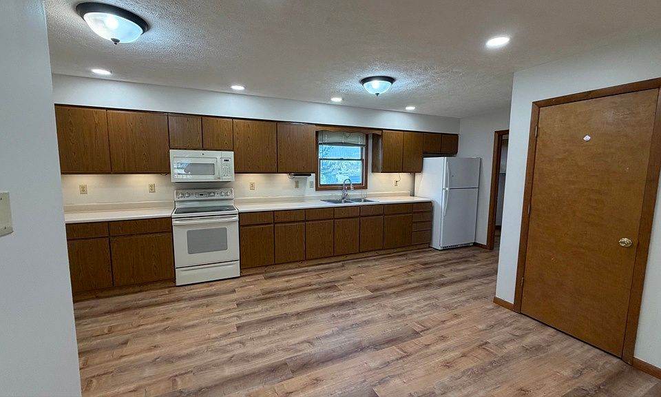 1st image of 104 Dennis Dr #104B
