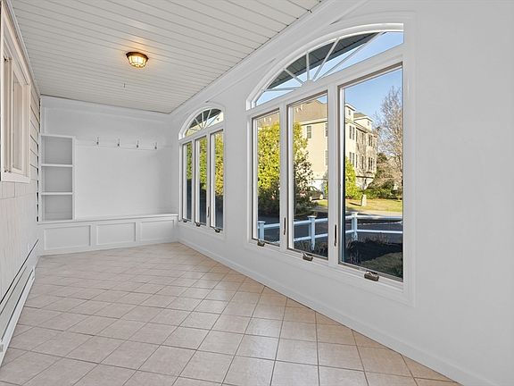 3rd image of 163 Clay St #1