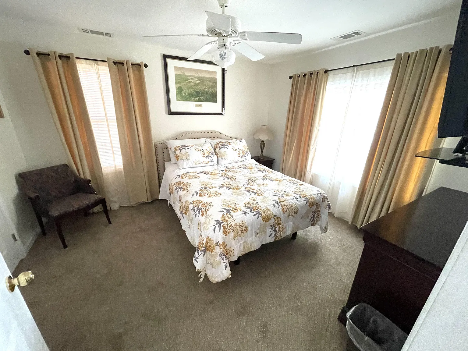 4 bed, 5.0 bath, 3000 sqft, $1,364 — Photo 2