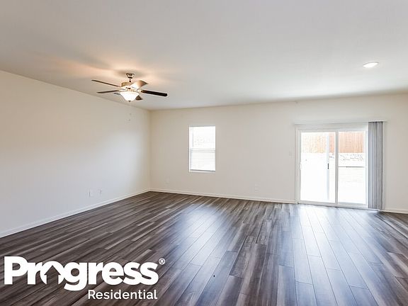 3rd image of 716 Oakhurst Dr
