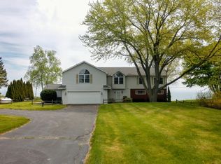 4604 Lakeshore Rd, Deckerville, MI 48427