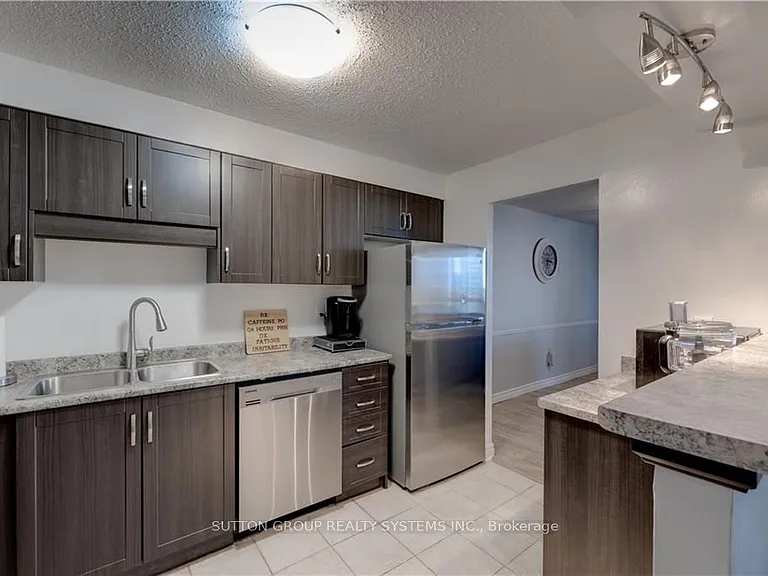 323 Colborne St #1004 — Photo 9