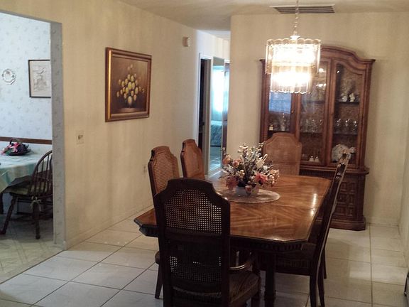 2nd image of 3 Saint Tropez Ct