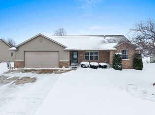 1602 Meadows Ln, Luxemburg, WI 54217