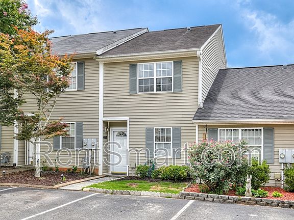 3rd image of 4686 Brookwood Ln #1