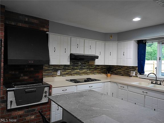 4th image of 1036 Barone Dr