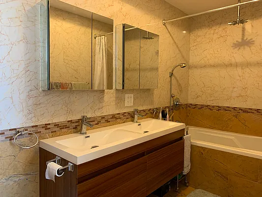 Sold by Azimuth Realty Corp | media 28