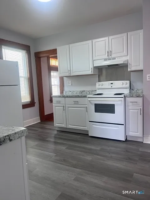 2 bed, 1.0 bath, 1068 sqft, $2,000 — Photo 2