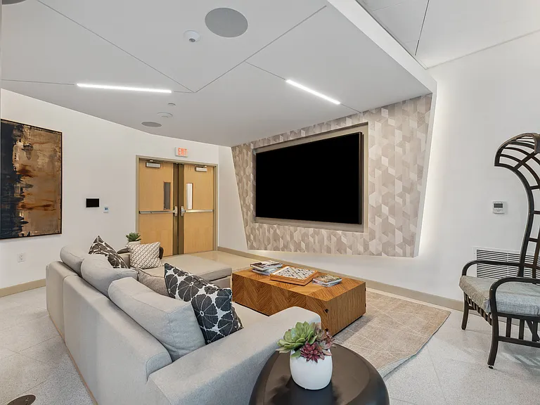 K1 Apartments — Photo 6