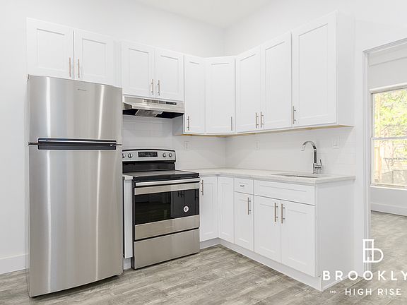 2nd image of 297 Macdougal St #2B