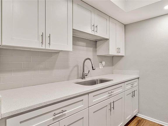 4th image of 5900 22nd Ave N APT 10