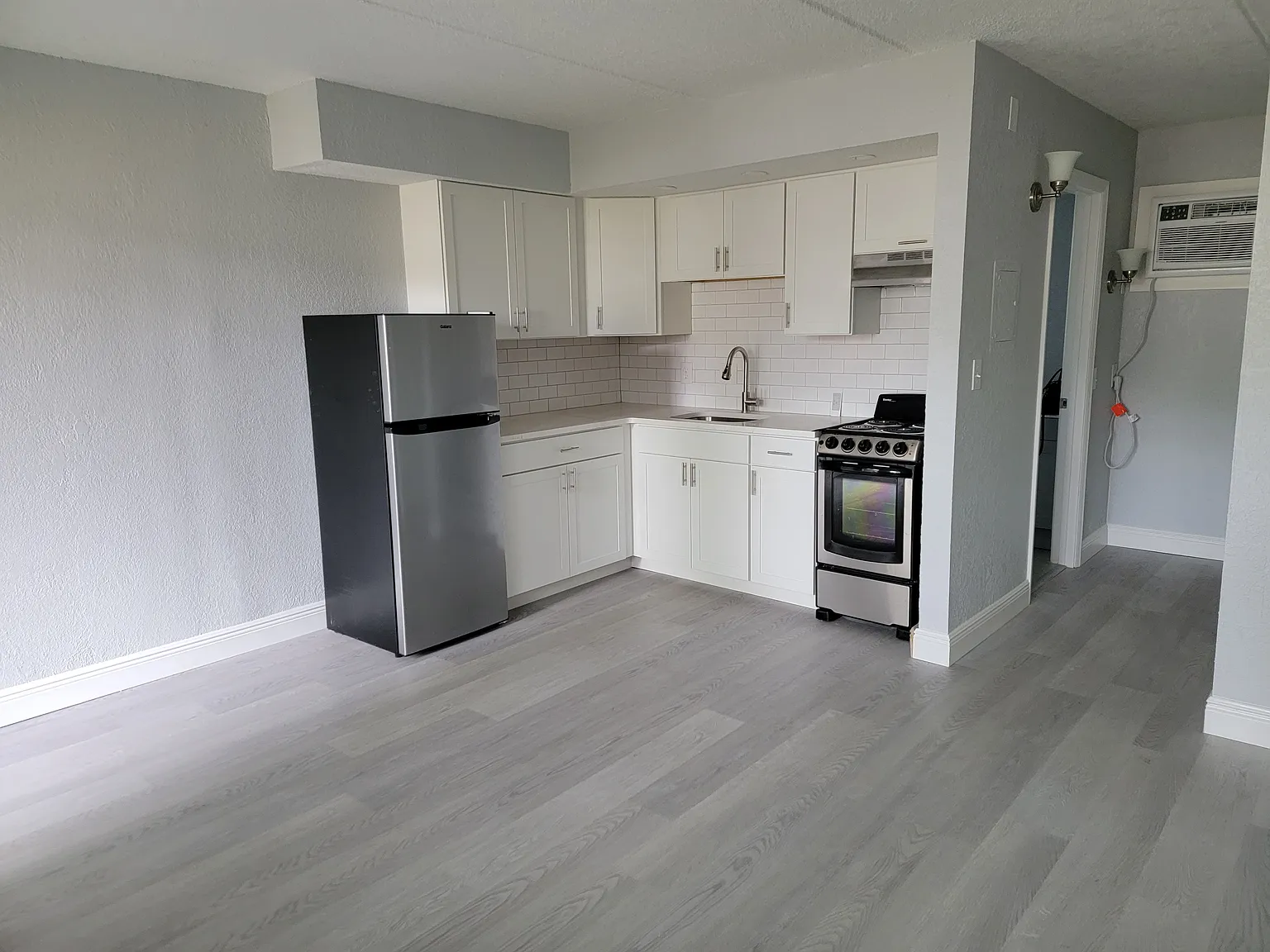 Studio, 255 sqft, $1,300 — Photo 1