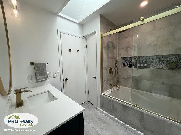 2211 Quebec Dr — Photo 7