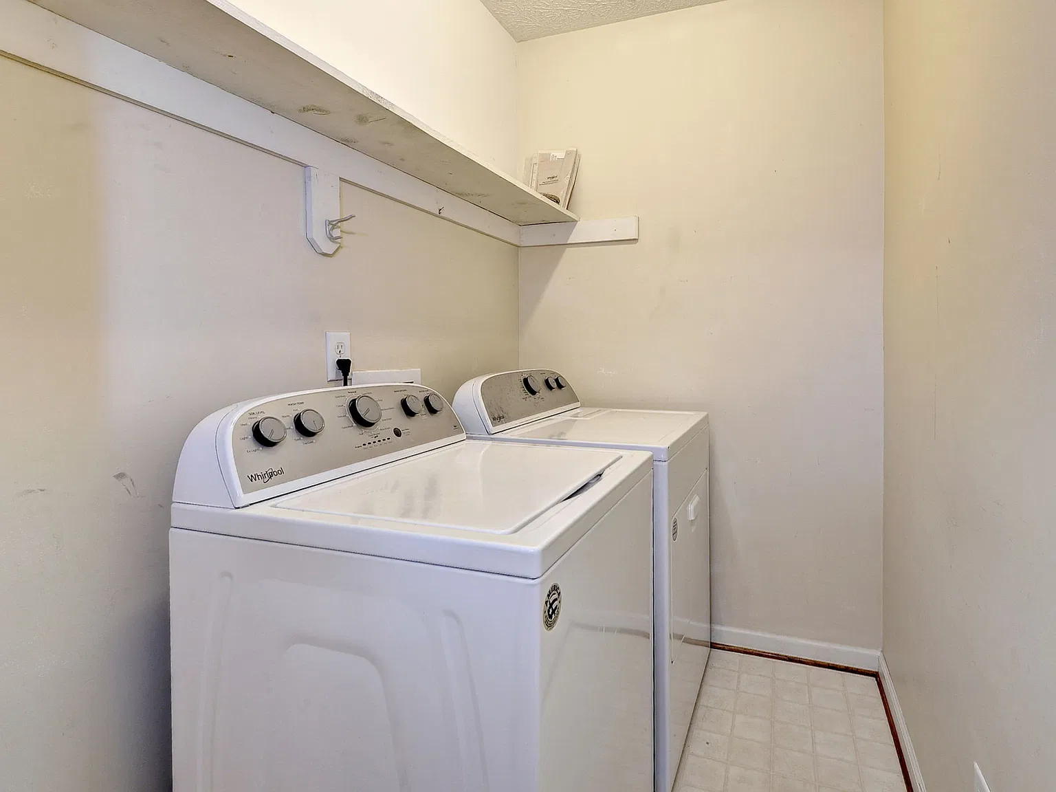 4 bed, 2150 sqft, $2,995 — Photo 1