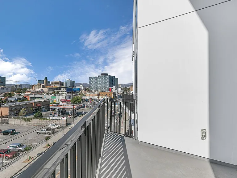 825 Coronado-Building — Photo 48