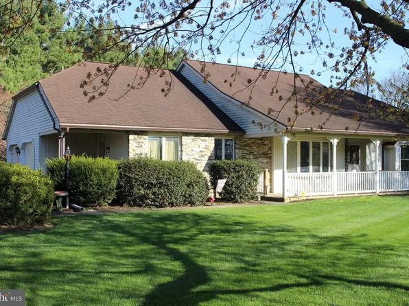 101 Shreiner Rd, Leola, PA 17540