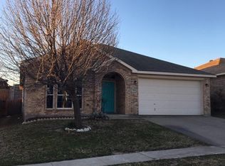 9949 Peregrine Trl, Fort Worth, TX 76108